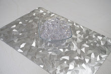 Load image into Gallery viewer, Dainty Home Metallic Leaf Vinyl Leaf Slash Look Textured Reversible 12" x 18" Rectangular Placemats