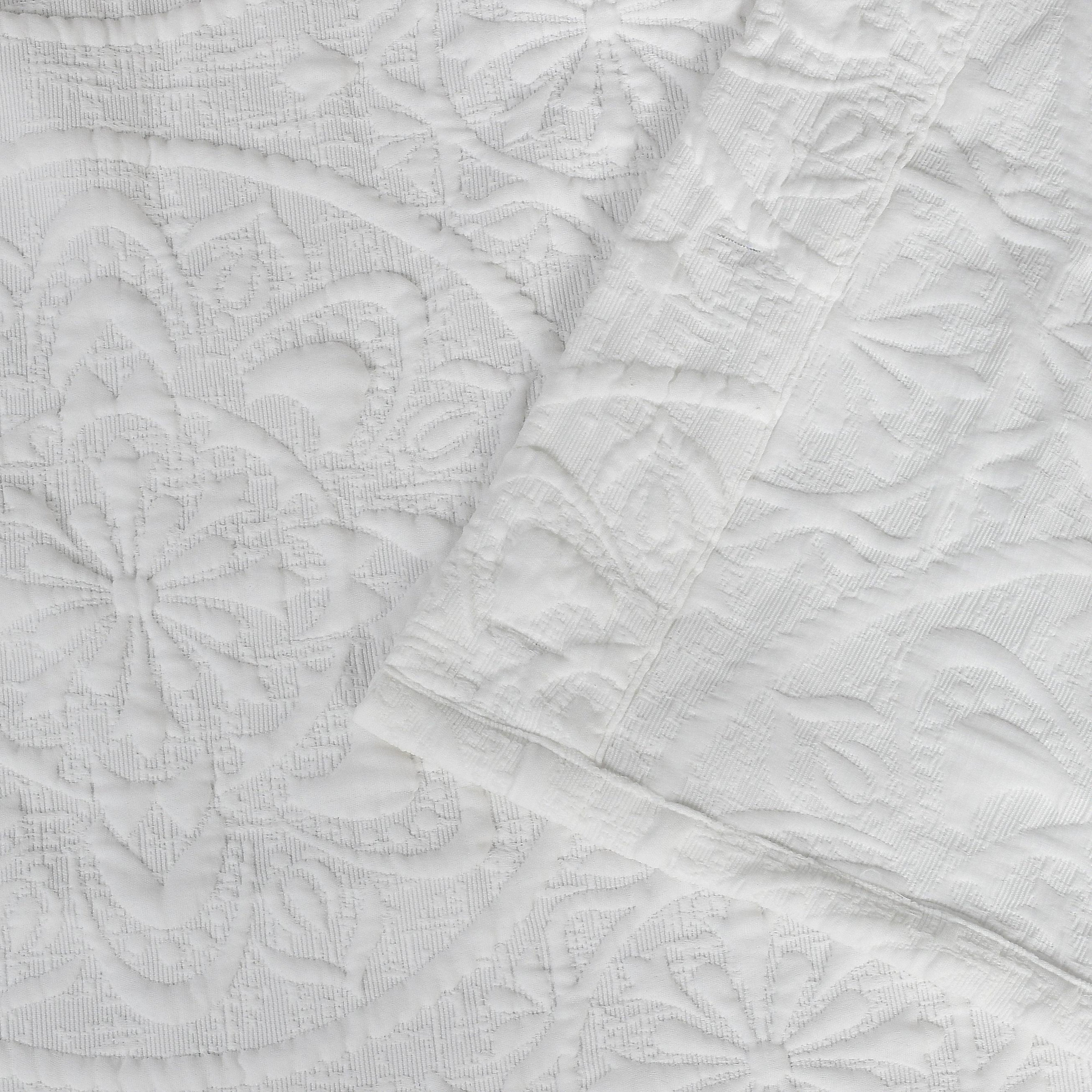 Dainty Home Boheme Medallion Jacquard Textured Soft Polyester Fabric Shower Curtain, 72" x 72"