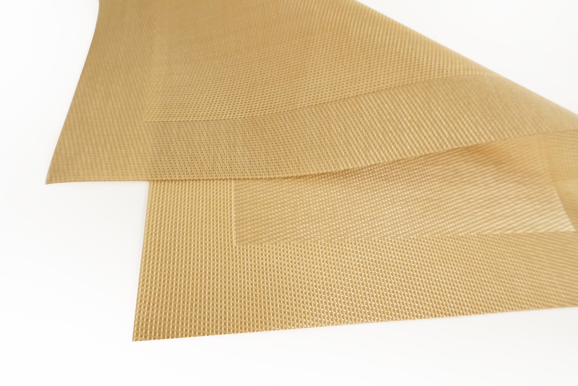 Dainty Home Napa Woven Textilene Crossweave With Solid Geometric Pattern Reversible 15" x 15" Square Placemats